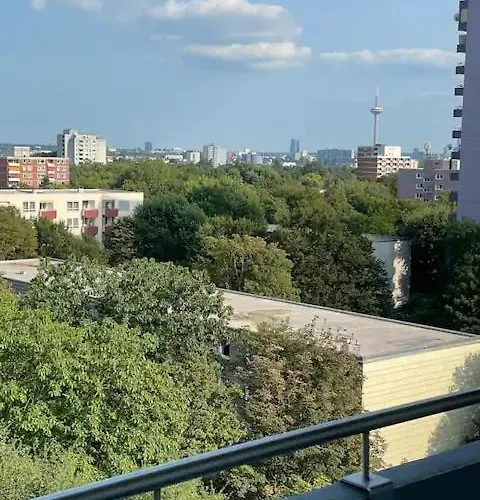 Frankfurt Skyline View Apartment